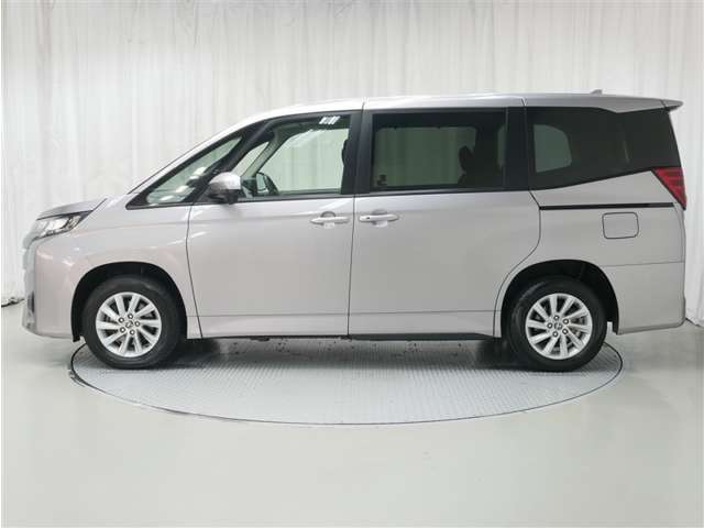 Toyota Noah 2