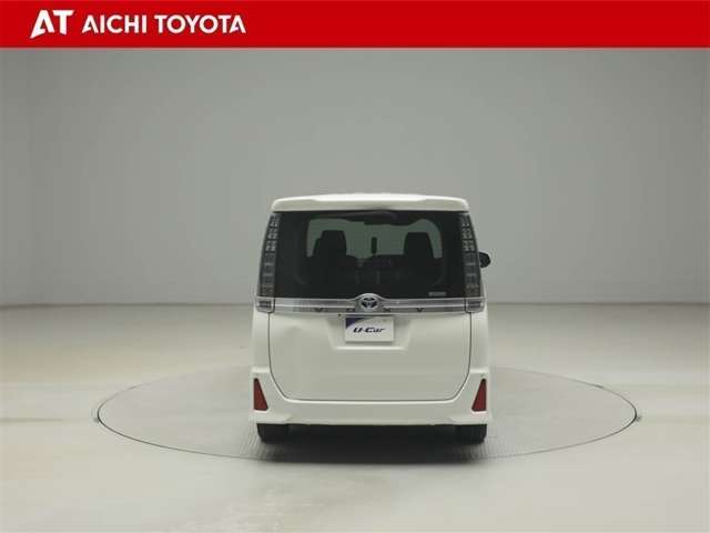 Toyota Voxy 5