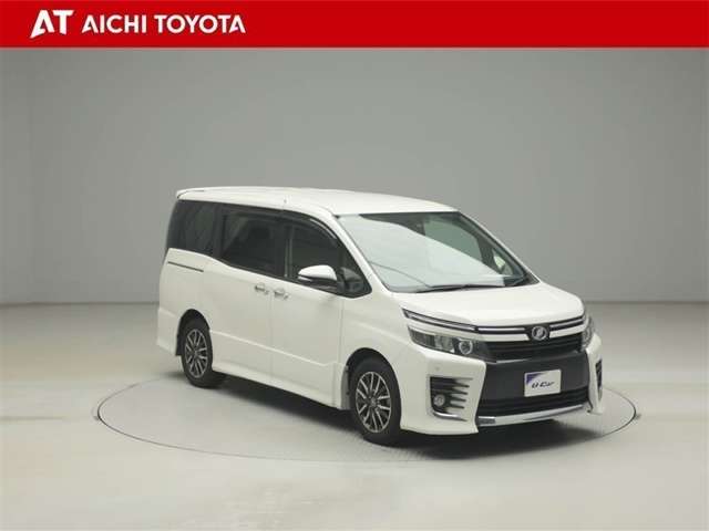 Toyota Voxy 8