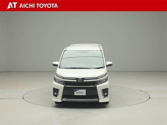 Toyota Voxy 9