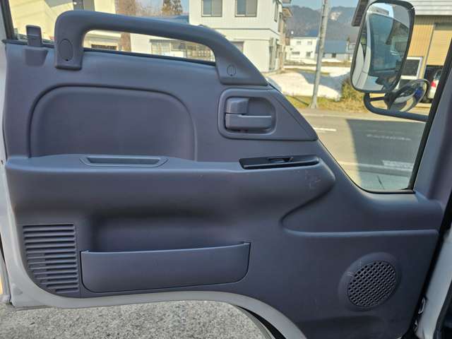 Isuzu Elf 12