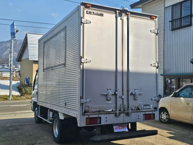 Isuzu Elf 5