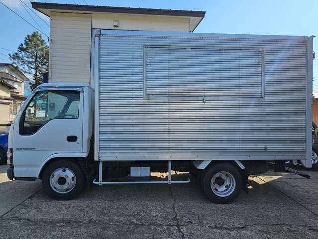 Isuzu Elf 8