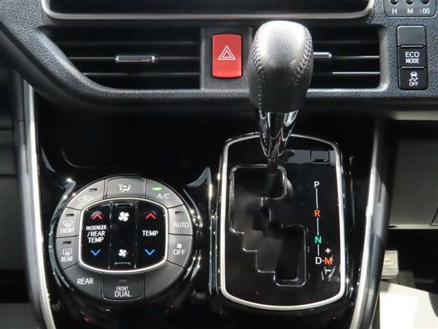 Toyota Voxy 11
