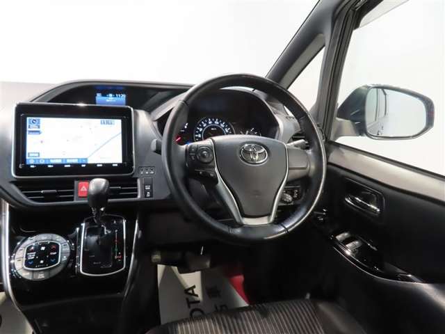 Toyota Voxy 5