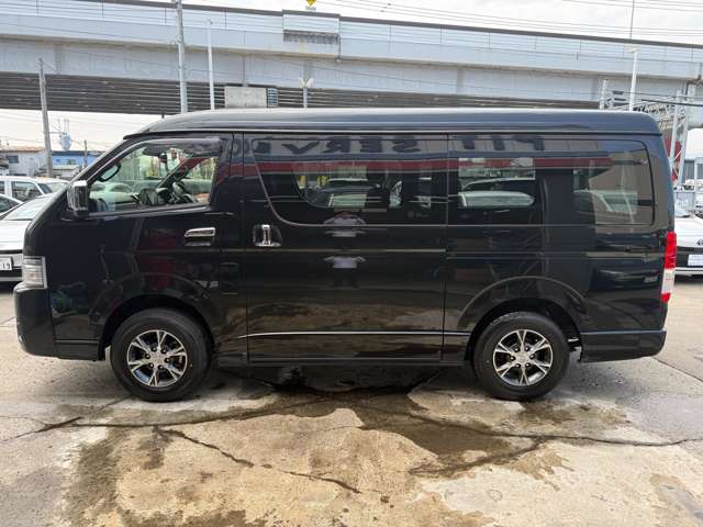 Toyota Hiace Van 3
