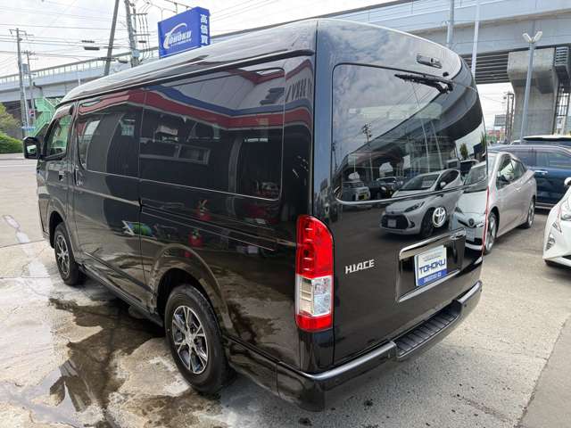 Toyota Hiace Van 4