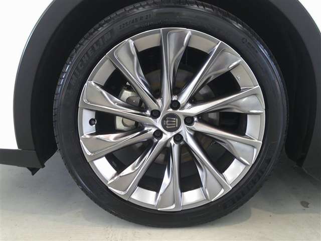 Toyota Crown Crossover 5