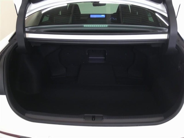 Toyota Crown Crossover 9