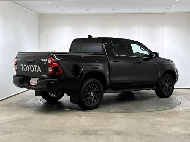 Toyota Hilux 6