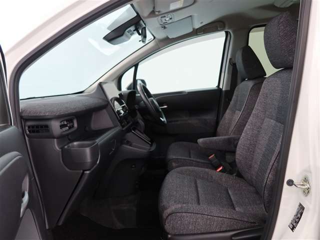 Toyota Sienta 11