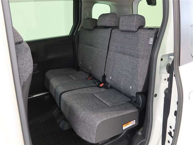 Toyota Sienta 12