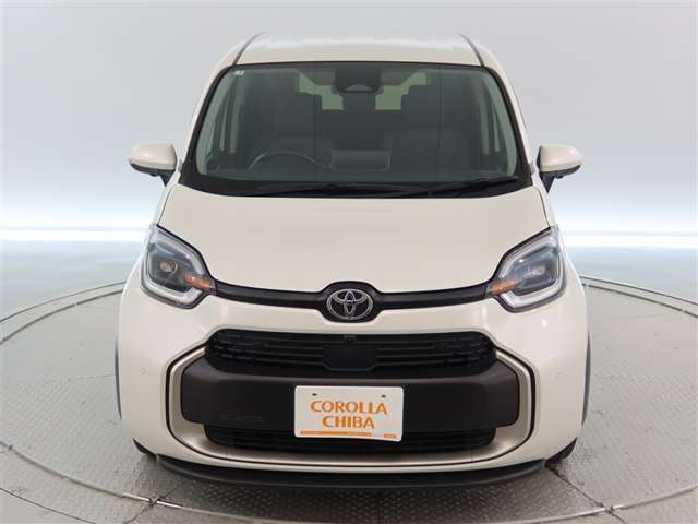 Toyota Sienta 2