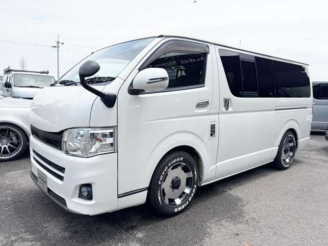 Toyota Hiace Van 6