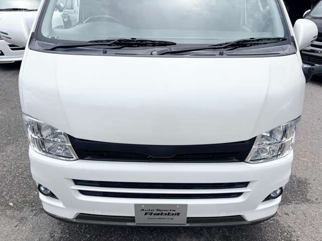 Toyota Hiace Van 8