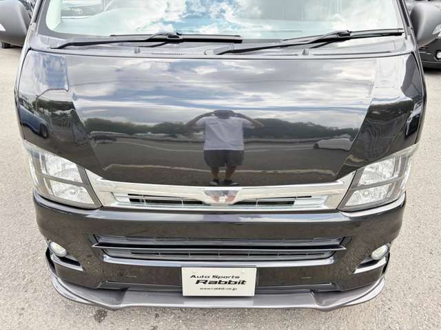 Toyota Hiace Van 6