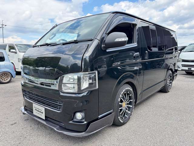 Toyota Hiace Van 7