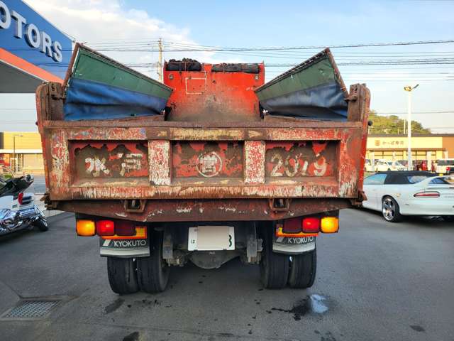 Isuzu Giga 5