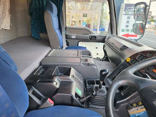 Isuzu Giga 8