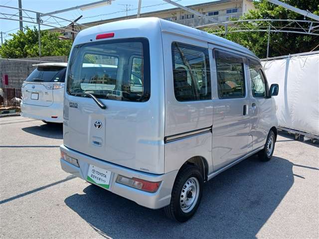 Toyota Pixis Van 7