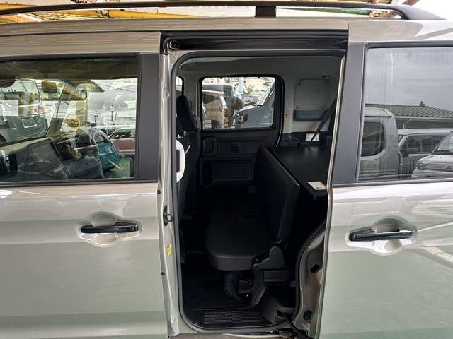 Suzuki Spacia Base 6