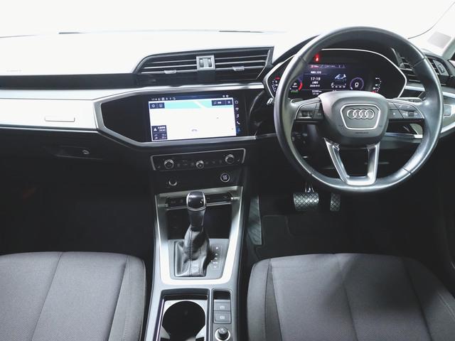 Audi Q3 12