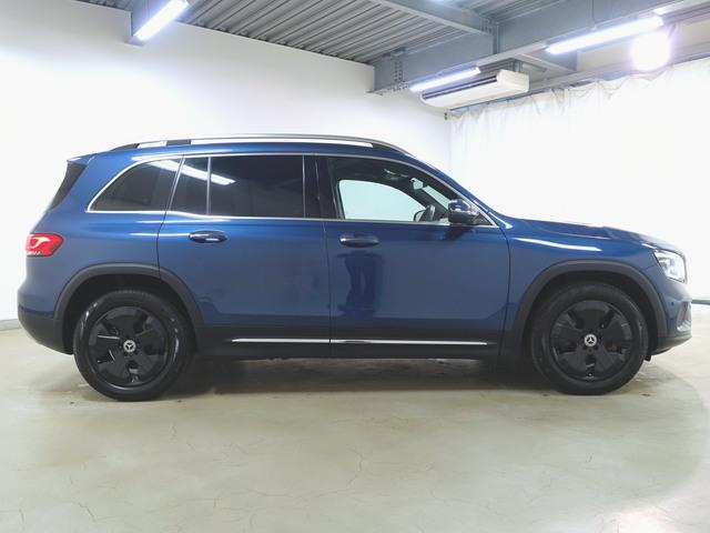 Mercedes-Benz GLB 8