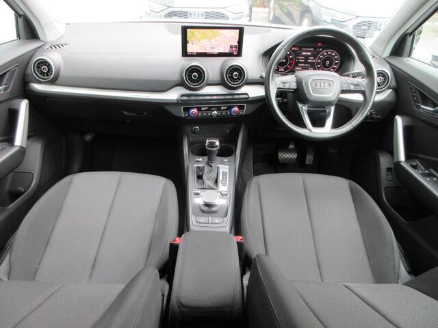 Audi Q2 10