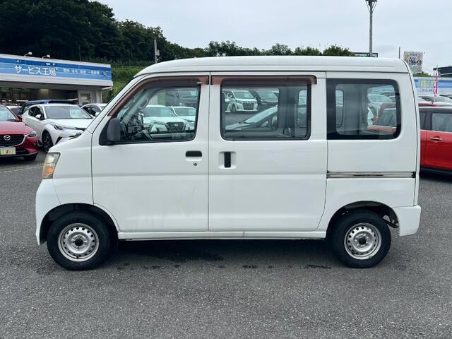 Daihatsu Hijet Cargo 4