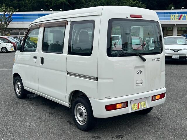Daihatsu Hijet Cargo 5