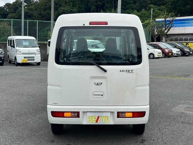 Daihatsu Hijet Cargo 6