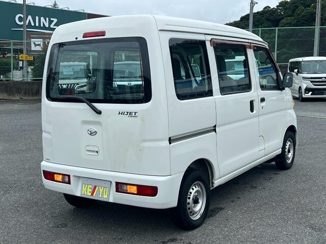 Daihatsu Hijet Cargo 7