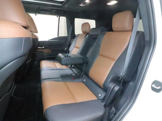 Lexus GX 8