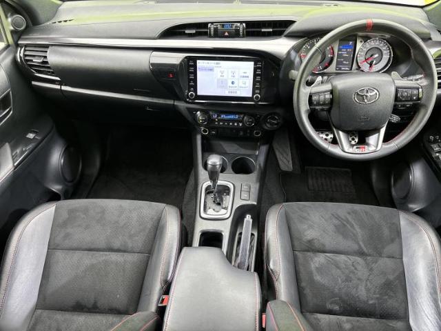 Toyota Hilux 2