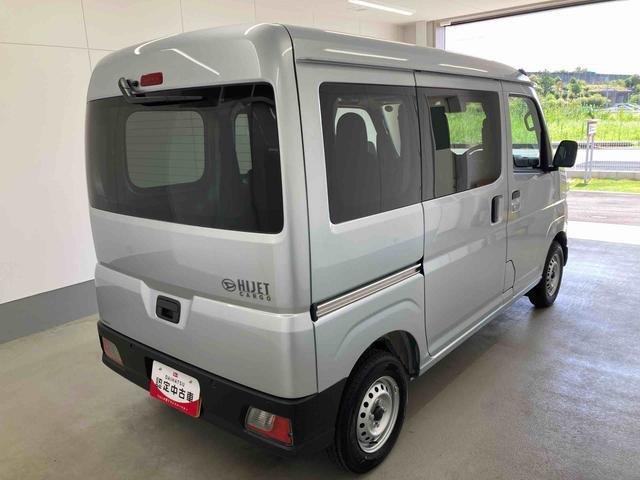 Daihatsu Hijet Cargo 8
