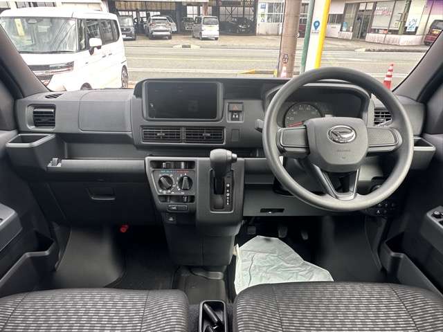 Daihatsu Hijet Deck Van 8