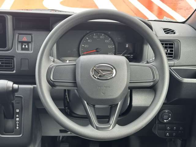 Daihatsu Hijet Deck Van 9