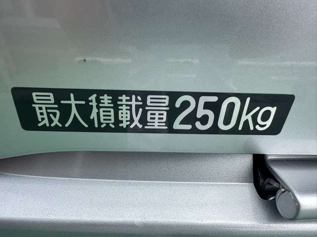 Daihatsu Hijet Deck Van 10