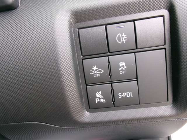 Daihatsu Rocky 11