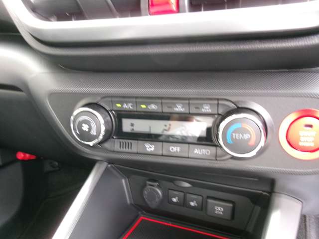 Daihatsu Rocky 12
