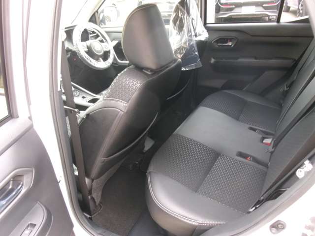 Daihatsu Rocky 6