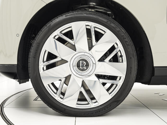 Rolls-Royce カリナン 8