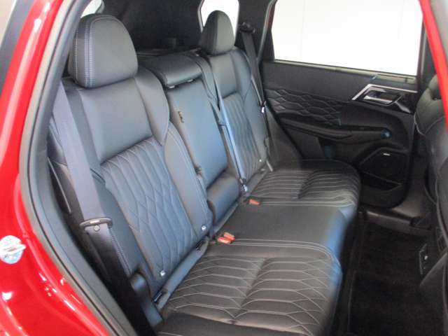 Mitsubishi Outlander 11