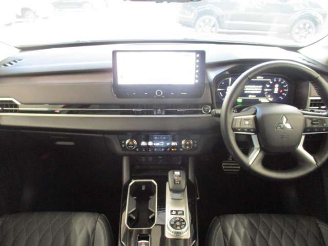 Mitsubishi Outlander 2