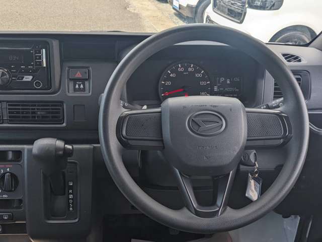 Daihatsu Hijet Cargo 11