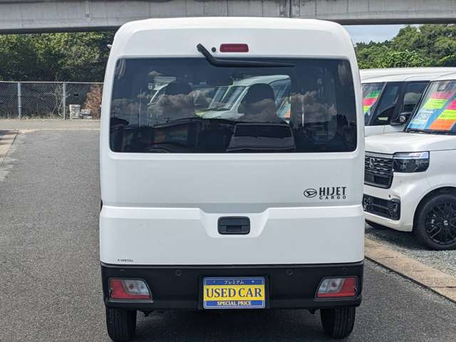 Daihatsu Hijet Cargo 7