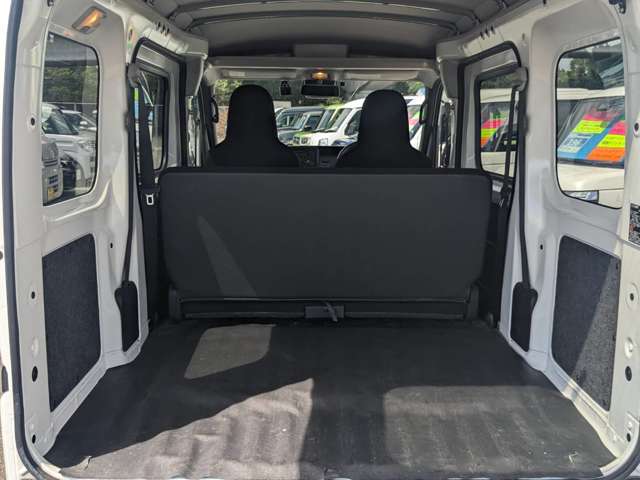 Daihatsu Hijet Cargo 9