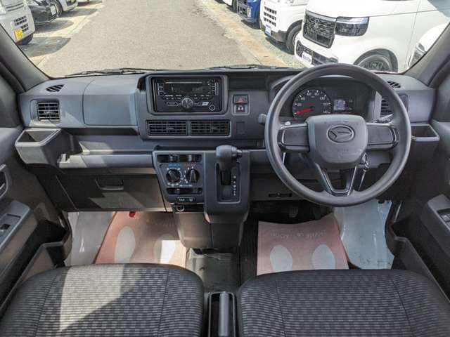 Daihatsu Hijet Cargo 10