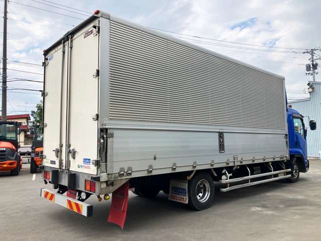 Isuzu Forward 3