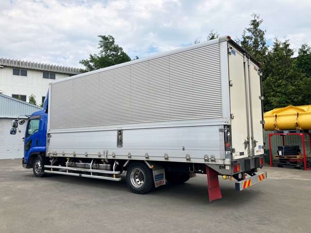 Isuzu Forward 4